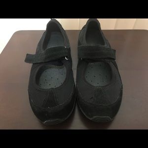 Women’s Velcro slip on shoes